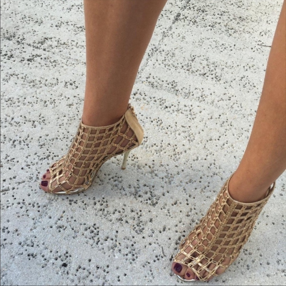 Heels - Picture 3 of 3